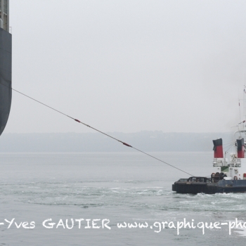 Les remorqueurs au travail dans les ports